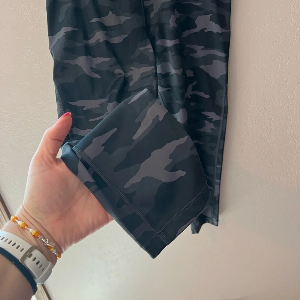 Athleta Ultimate 7/8 Camo Legging - Picture 3 of 11